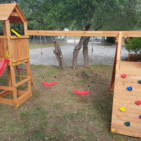 Apartmani Zoric Vodice Esterno foto