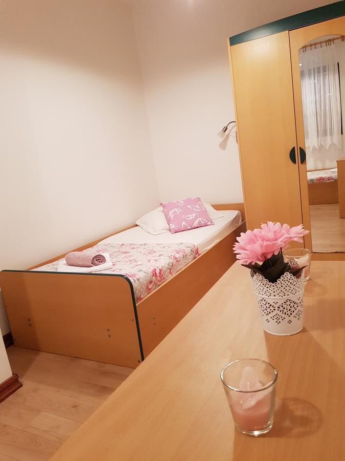 Apartmani Zoric Vodice Esterno foto