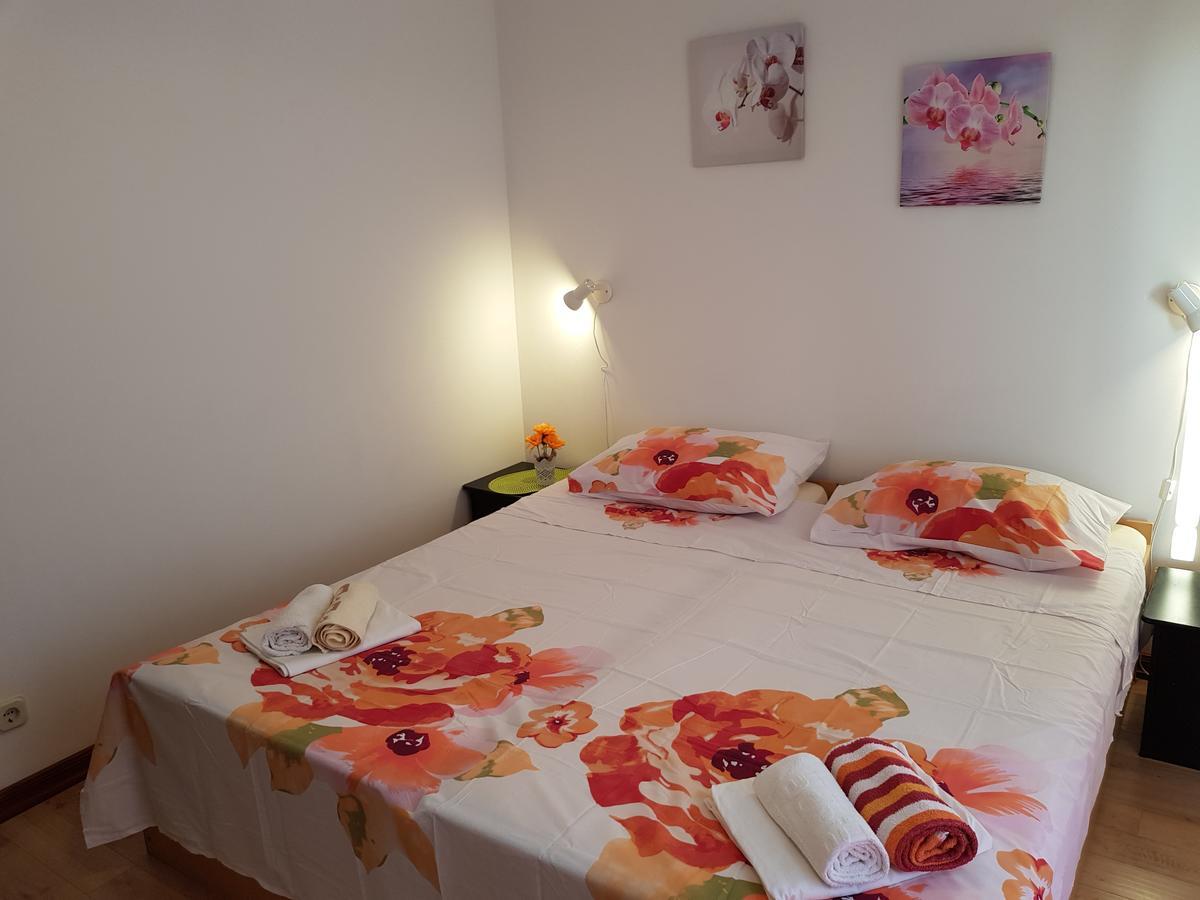 Apartmani Zoric Vodice Esterno foto