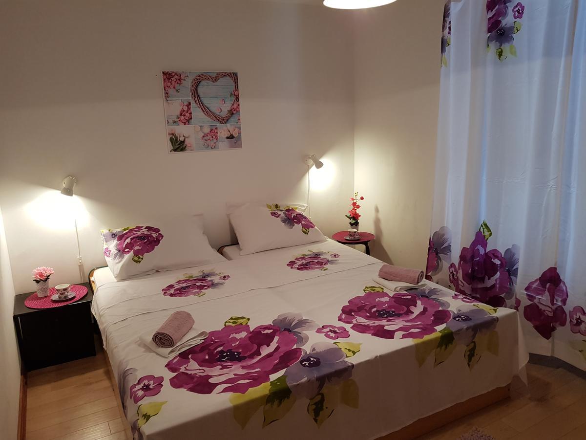 Apartmani Zoric Vodice Esterno foto