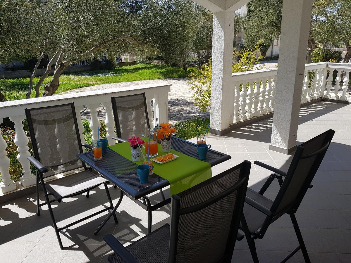 Apartmani Zoric Vodice Esterno foto