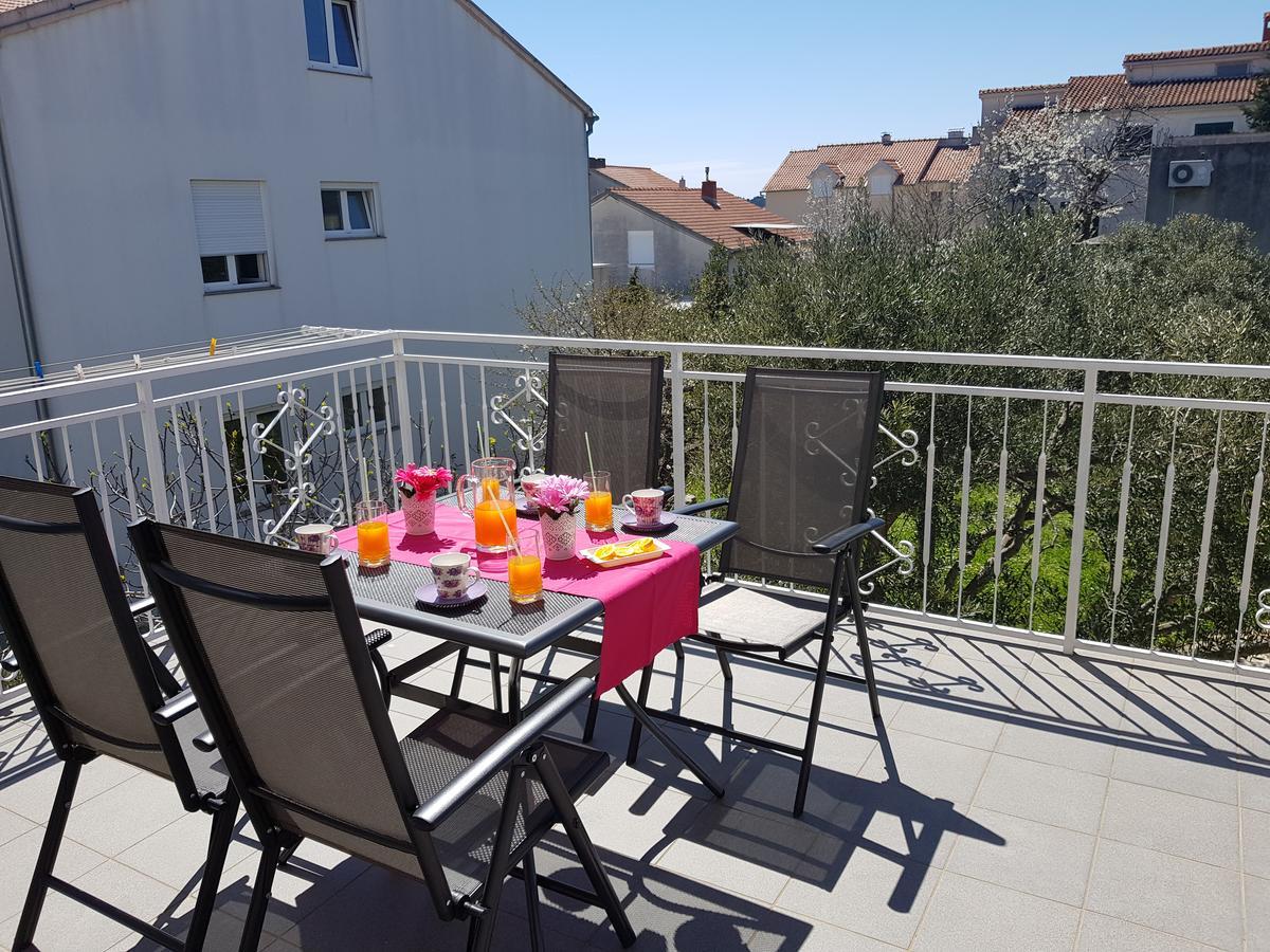 Apartmani Zoric Vodice Esterno foto