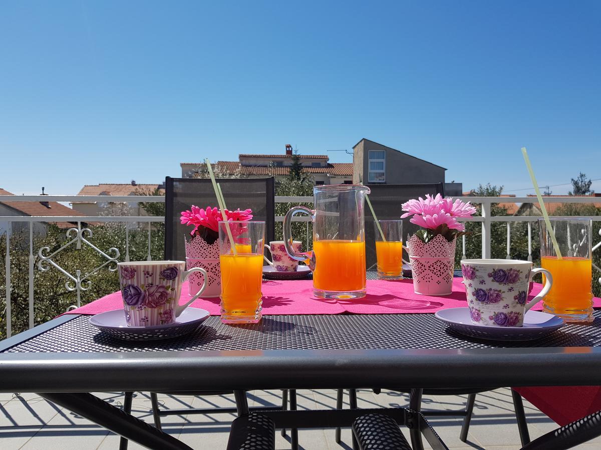 Apartmani Zoric Vodice Esterno foto
