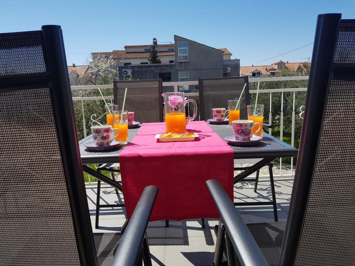 Apartmani Zoric Vodice Esterno foto