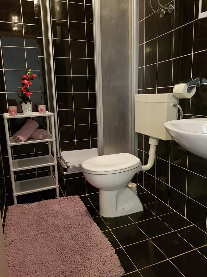 Apartmani Zoric Vodice Esterno foto