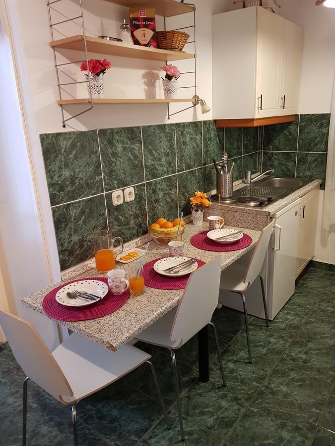 Apartmani Zoric Vodice Esterno foto